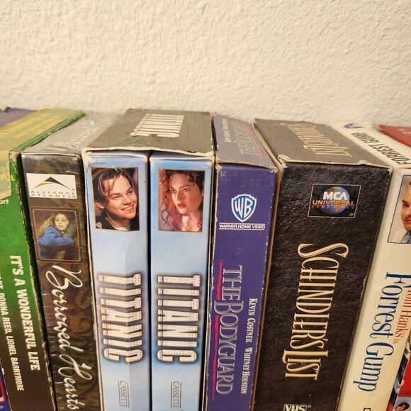 29 VHS video cassette tape bundle vintage lot Hoosiers Forrest Gump Robin Hood T - Picture 5 of 7